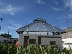cobertura-de-policarbonato-para-escolas-01.webp
