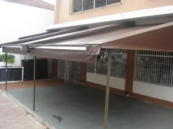 Toldo de Trilho Imagem